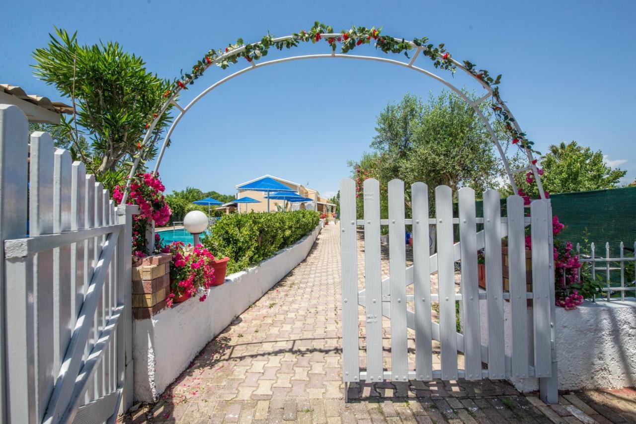 Villa Eleni Holidays Resort With Swimming Pool, Sidárion Dış mekan fotoğraf