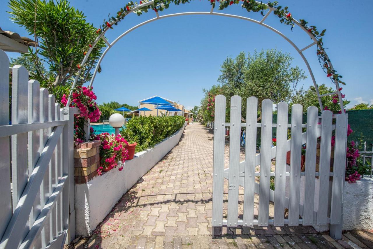 Villa Eleni Holidays Resort With Swimming Pool, Sidárion Dış mekan fotoğraf