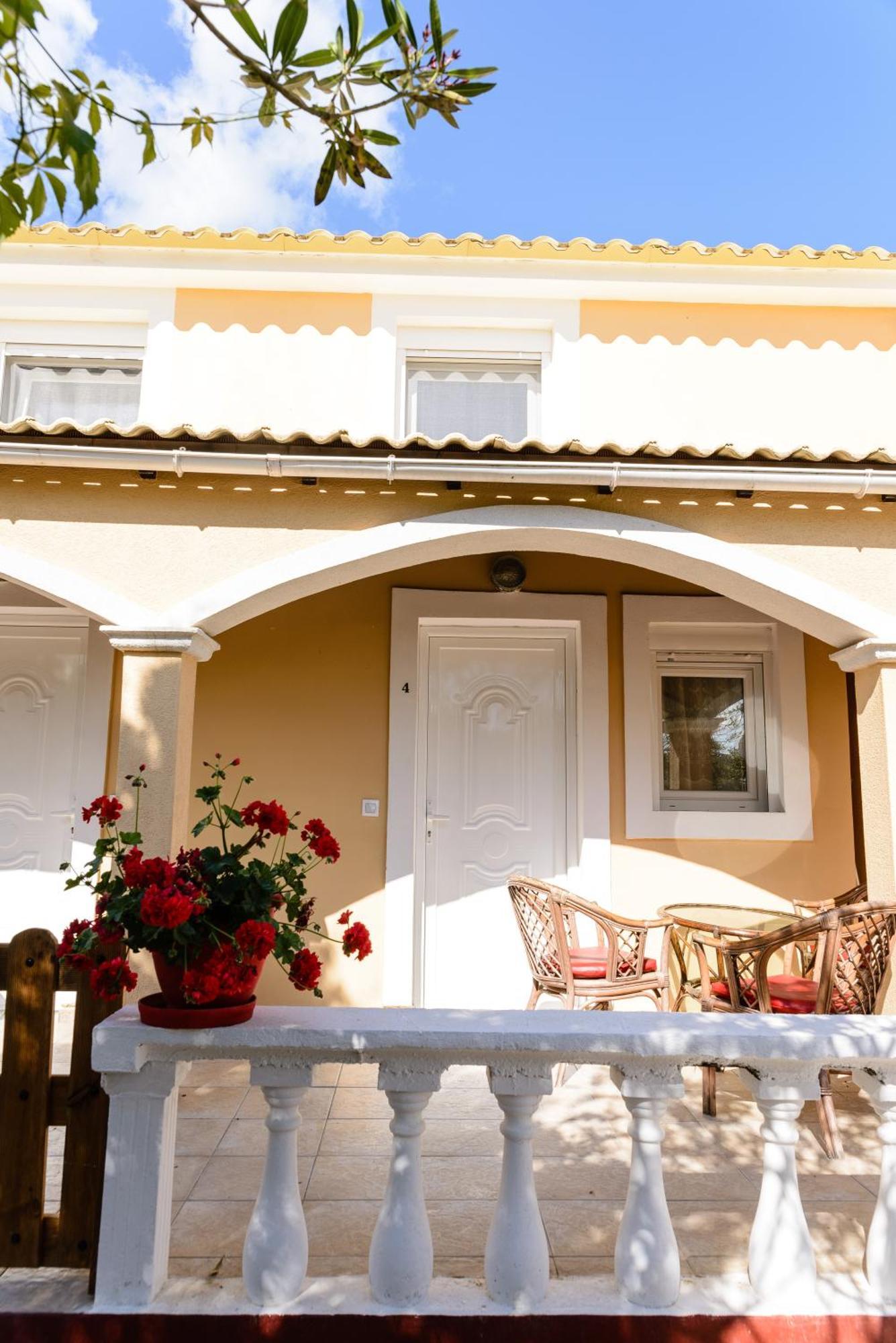 Villa Eleni Holidays Resort With Swimming Pool, Sidárion Dış mekan fotoğraf
